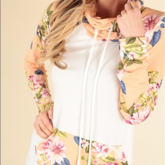 New Peach Tropical Pullover Top - Picture 2 of 6